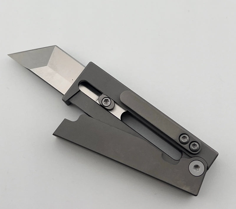 Parachute Mini Titanium Gravity Knife