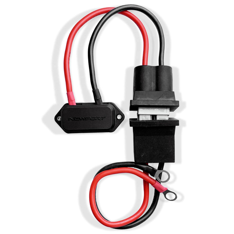 Red and black cables attached to a double-sided plug on a white background.