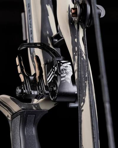 ULTRAREST MX2 — 1776 EDITION |Black And White
