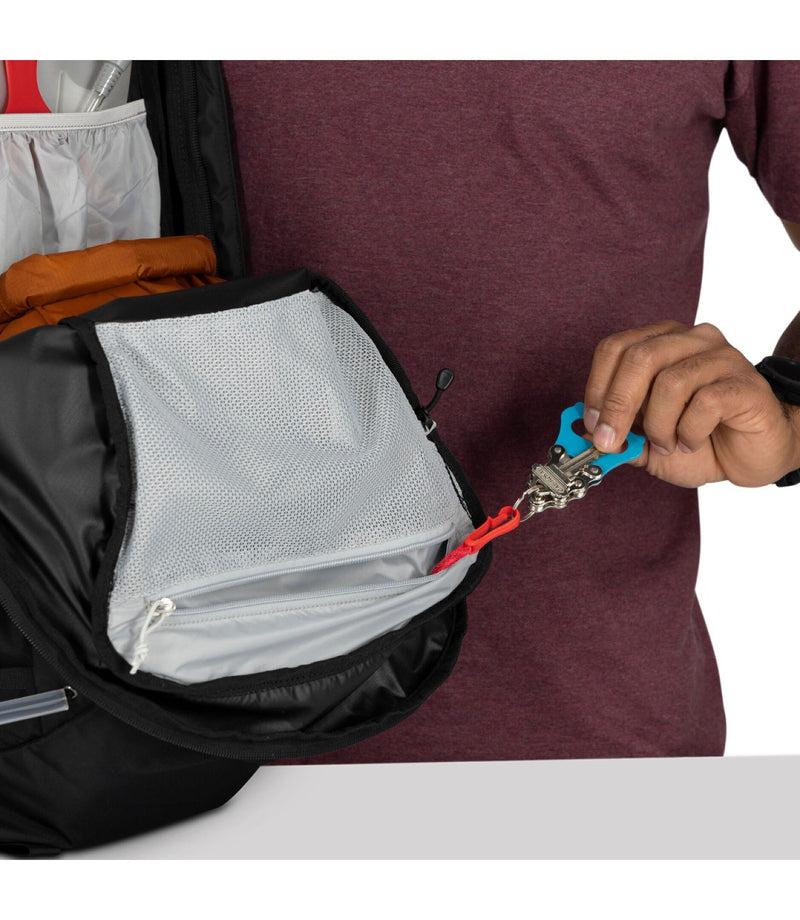 Talon™ 22 Hiking Day Pack | Phantom Grey/Dark Charcoal